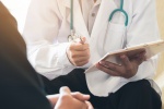 Czy pracodawca może zwolnić pracownika po okresie 182 dni przebywania na zwolnieniu lekarskim?